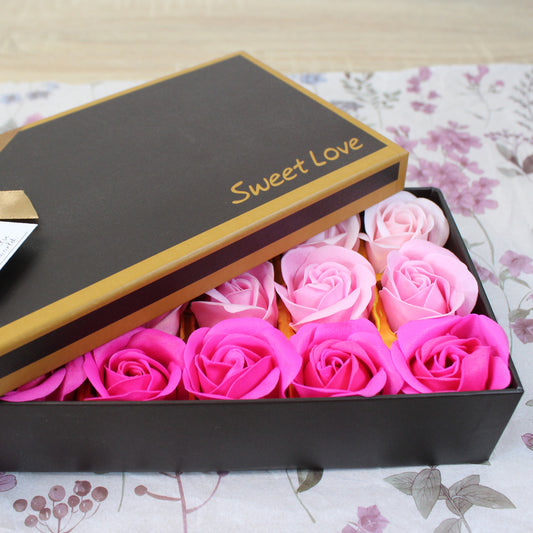 Mýdlové růže v dárkové krabici