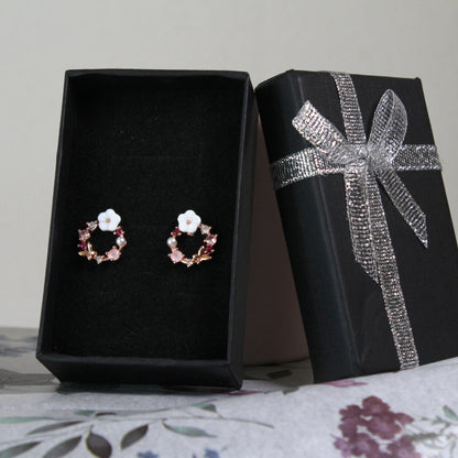 Kruhové náušnice s motivem květin