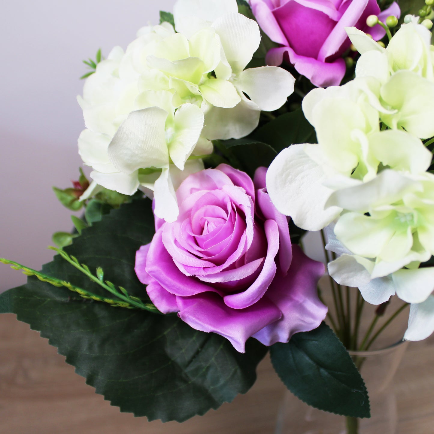 Kytice z umělých květin - Hortenzie, růže
