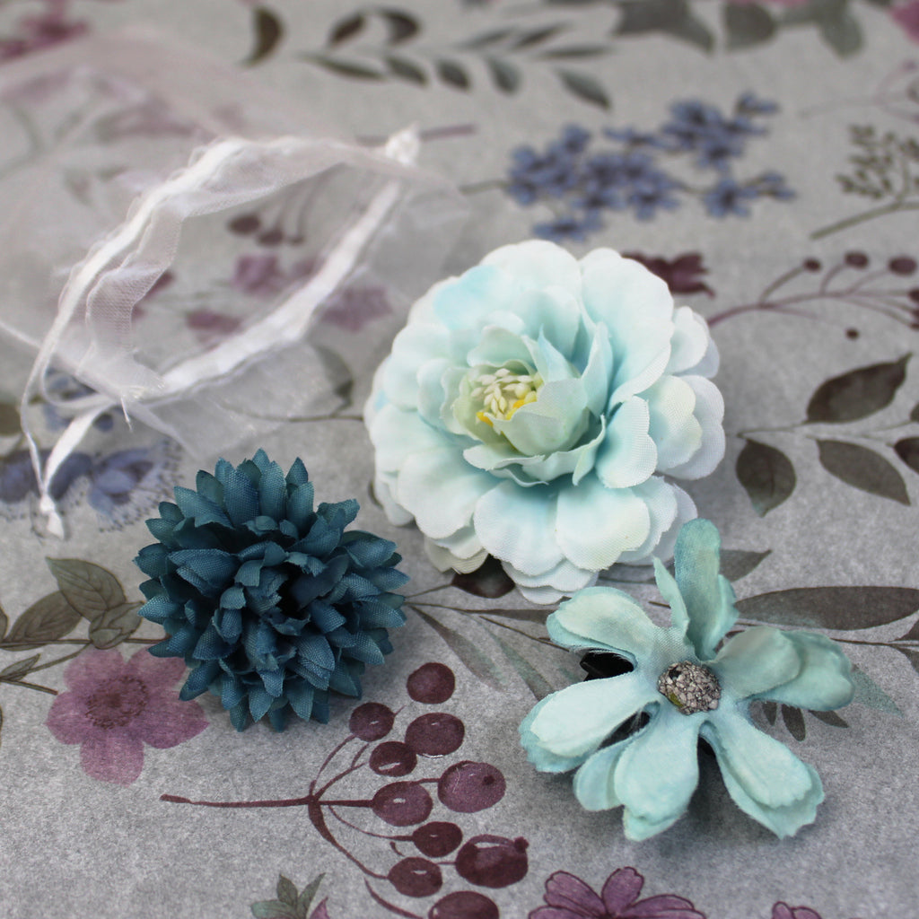 Květy do vlasů bílo-modrá