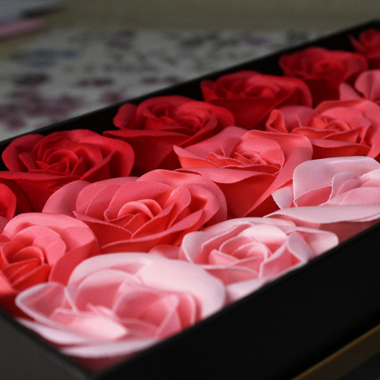 Mýdlové růže v dárkové krabici