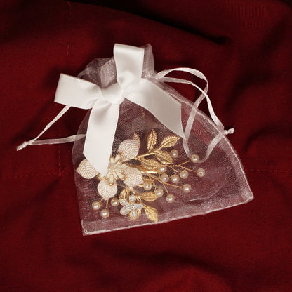 Elegantní květinová spona do vlasů