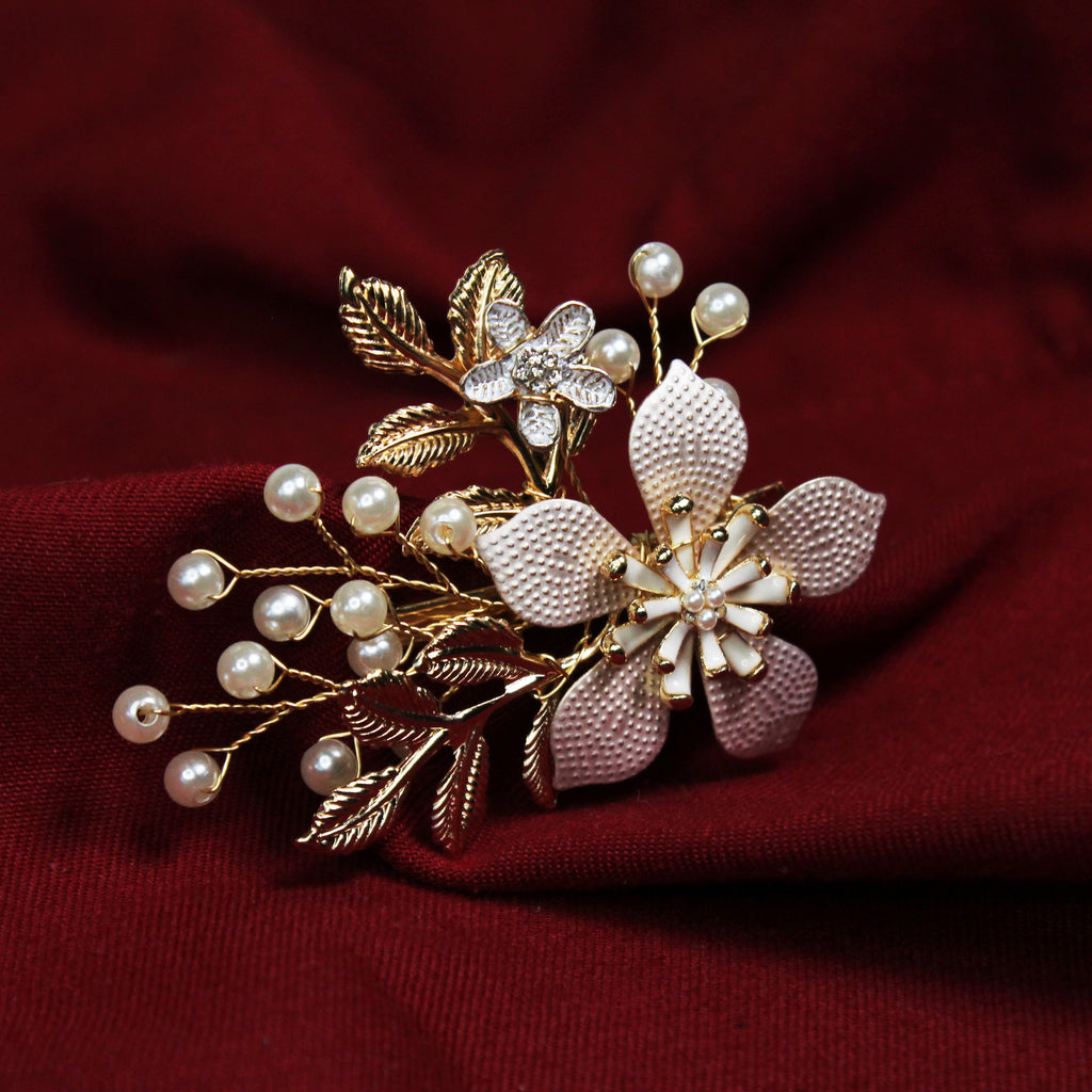 Elegantní květinová spona do vlasů