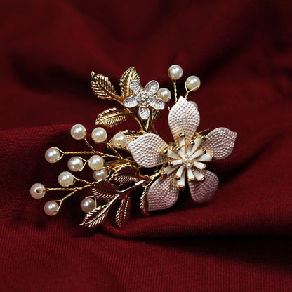 Elegantní květinová spona do vlasů