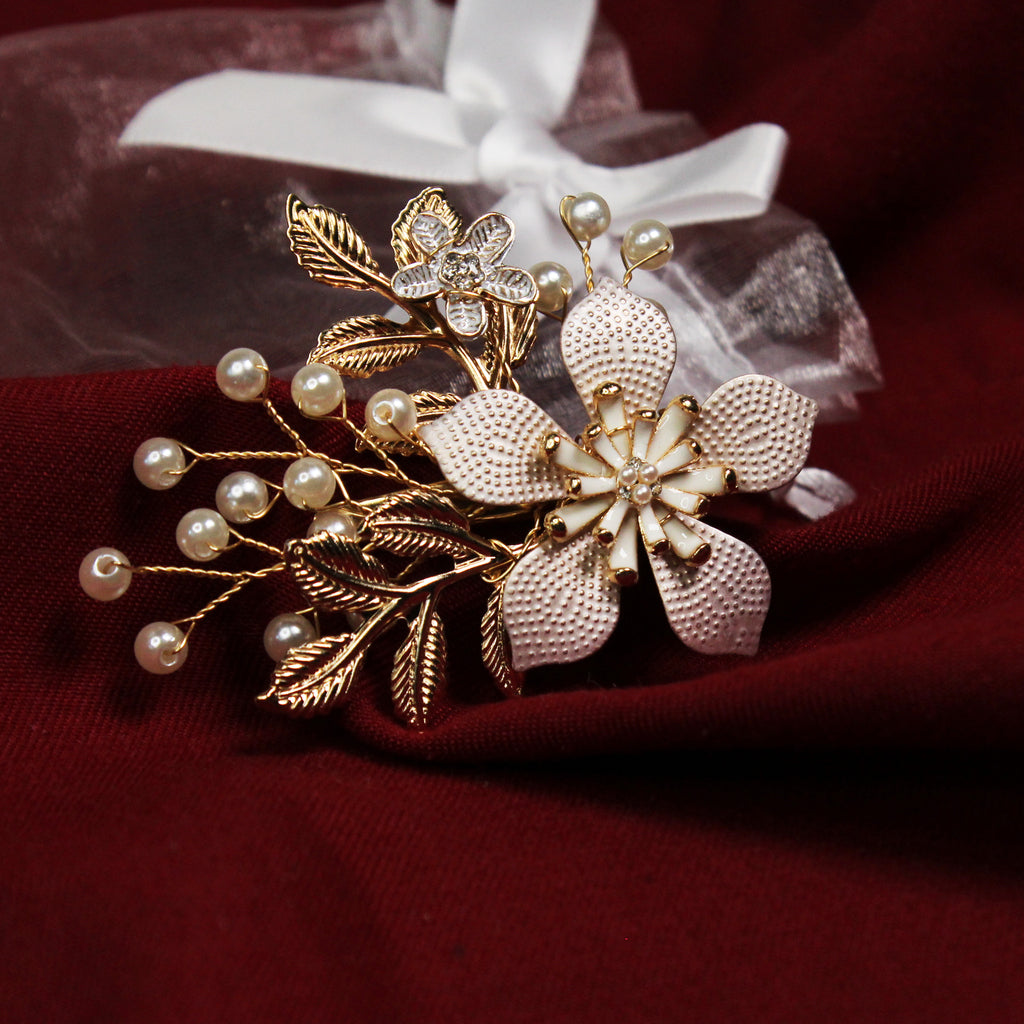 Elegantní květinová spona do vlasů