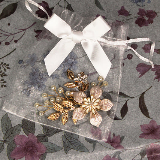 Elegantní květinová spona do vlasů