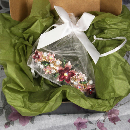 Spona do vlasů s květinovým motivem