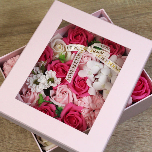 Dárková krabice plná mýdlových květin