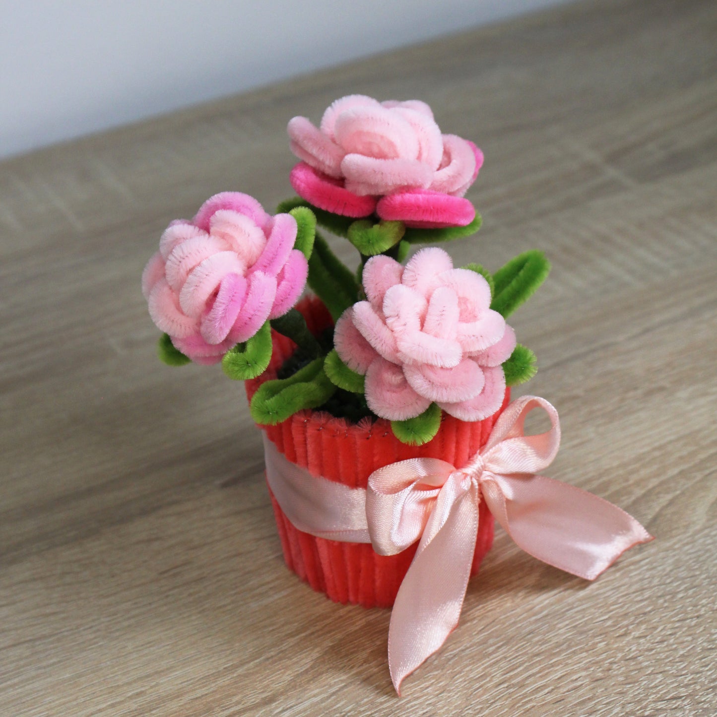 Trsová růže v květináči - malá