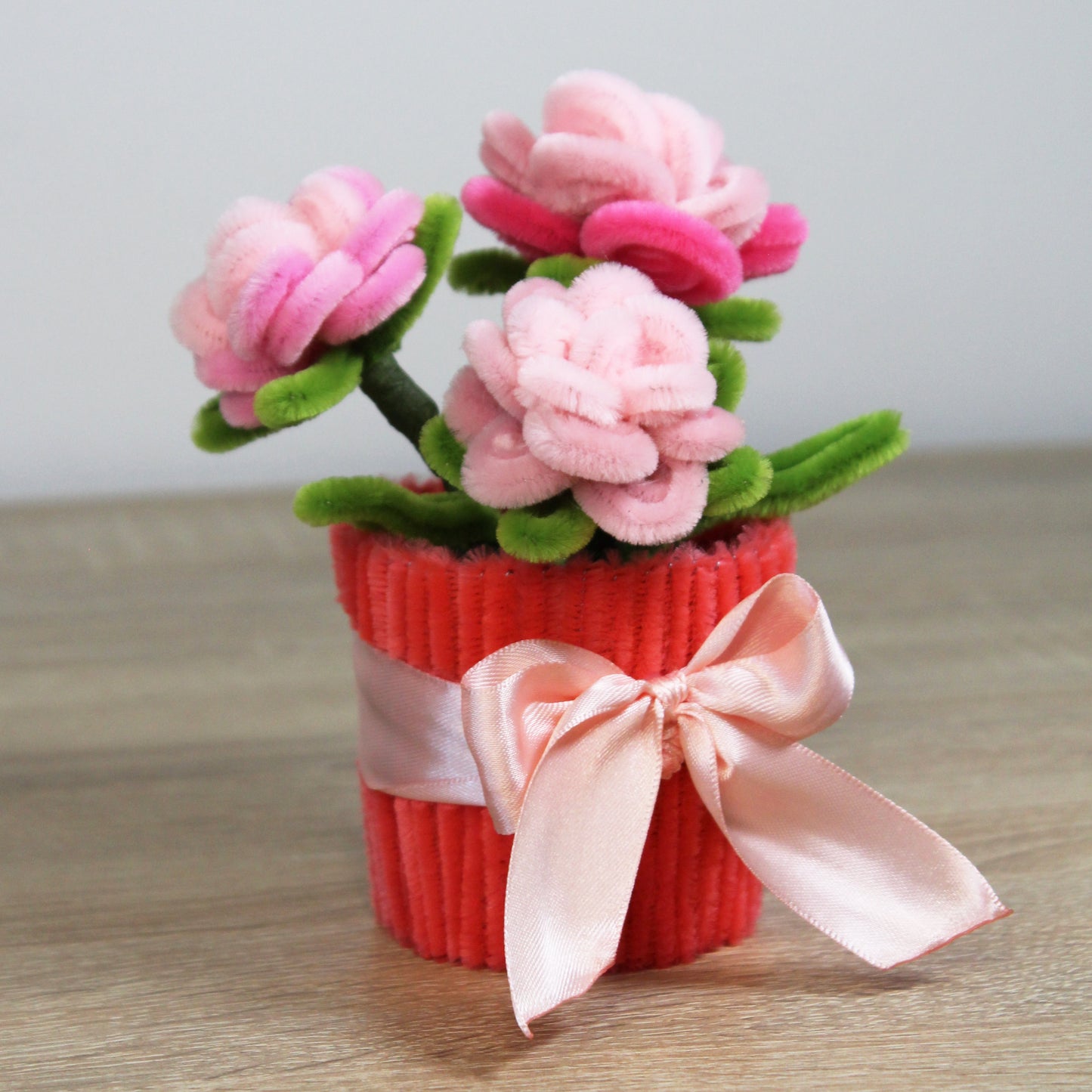 Trsová růže v květináči - malá