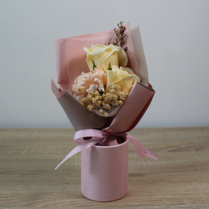 Mýdlová kytice v dárkové krabičce