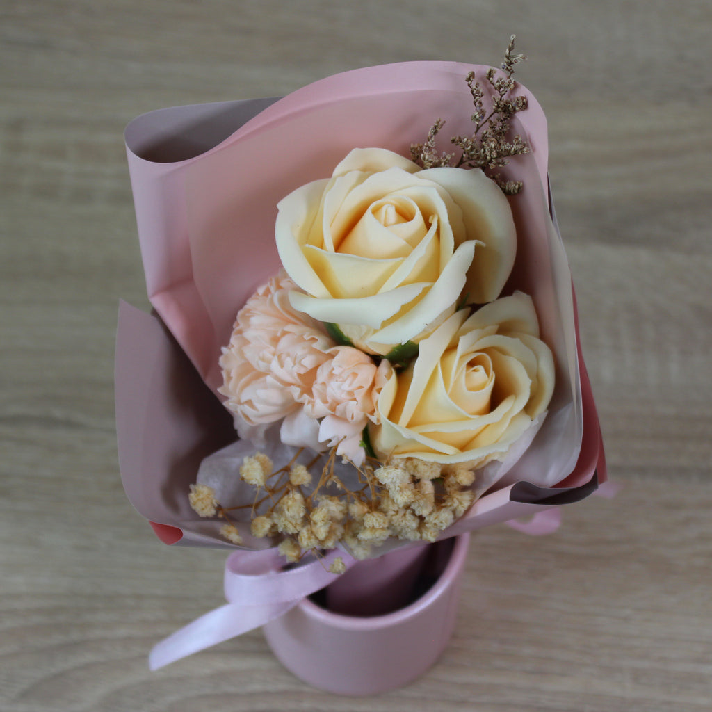 Mýdlová kytice v dárkové krabičce