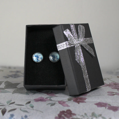 Knoflíkové náušnice s motivem květin