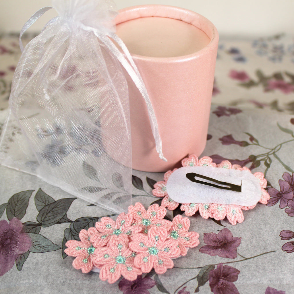 Vyšívaná spona do vlasů 2ks