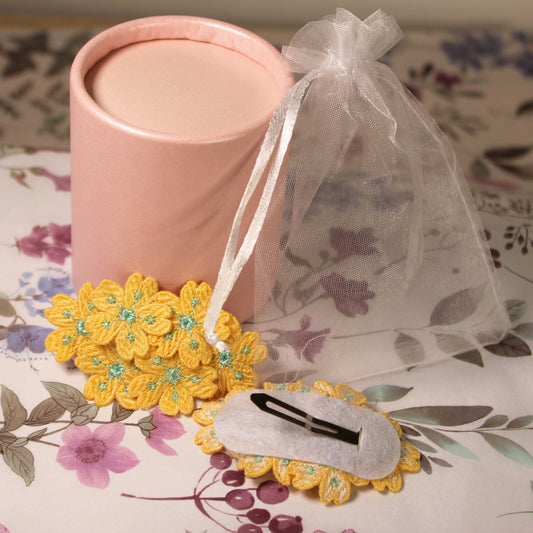 Vyšívaná spona do vlasů 2ks