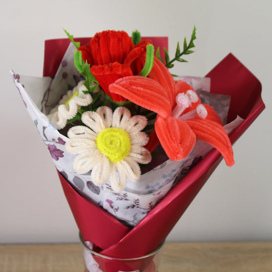 Ručně vyráběná kytice - Červená