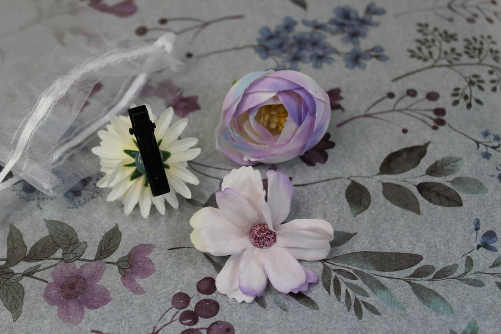 Květy do vlasů bílo-fialová