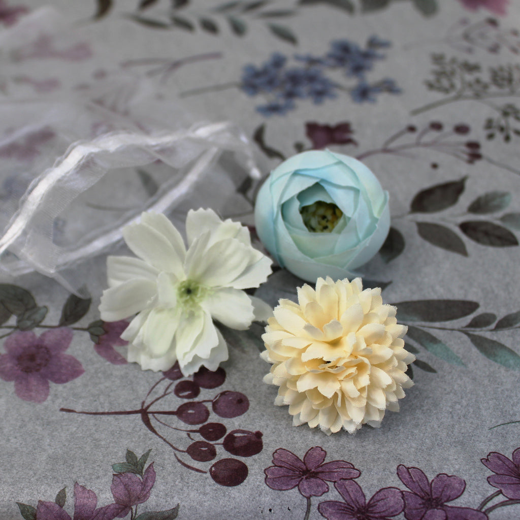 Květy do vlasů bílo-modrá