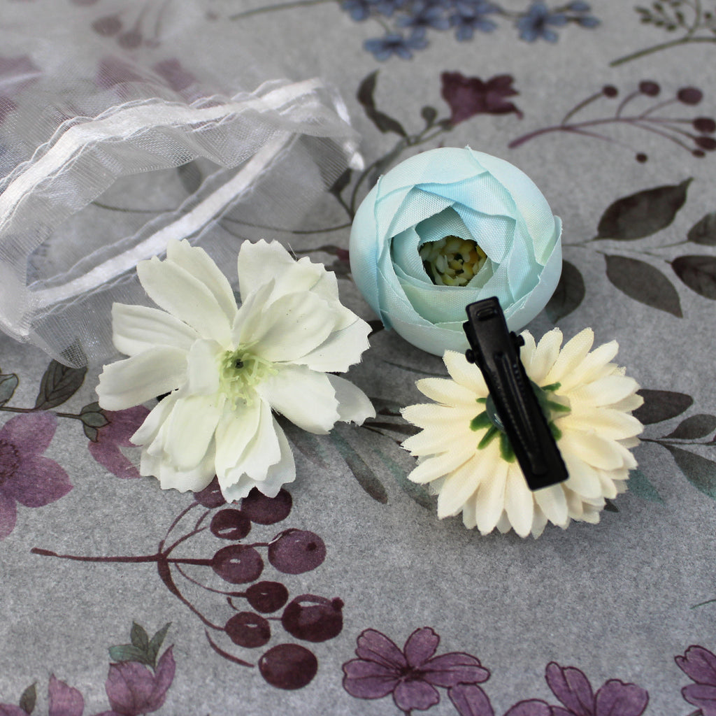 Květy do vlasů bílo-modrá