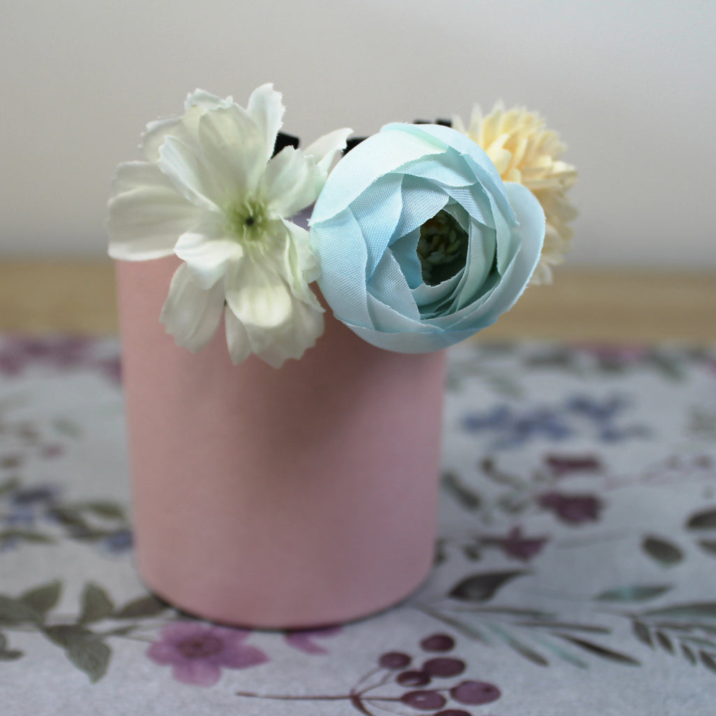 Květy do vlasů bílo-modrá